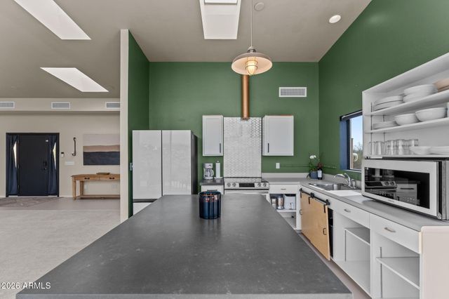 37455 S RINCON Road, Wickenburg, AZ 85390