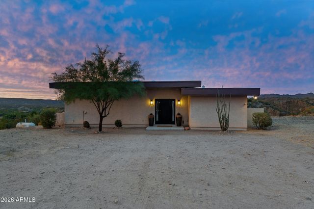 37455 S RINCON Road, Wickenburg, AZ 85390