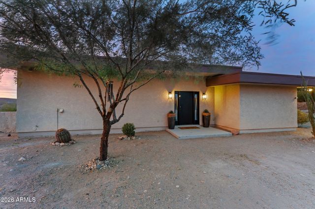 37455 S RINCON Road, Wickenburg, AZ 85390