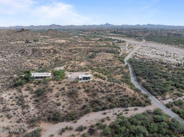 37455 S RINCON Road, Wickenburg, AZ 85390