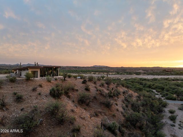 37455 S RINCON Road, Wickenburg, AZ 85390