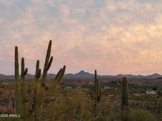 37455 S RINCON Road, Wickenburg, AZ 85390