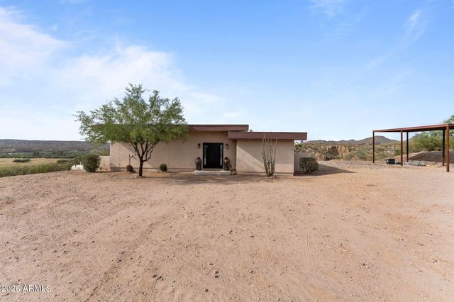 37455 S RINCON Road, Wickenburg, AZ 85390