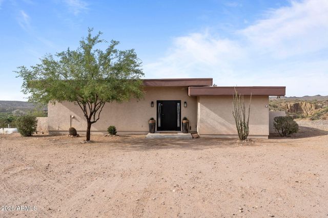 37455 S RINCON Road, Wickenburg, AZ 85390