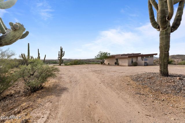 37455 S RINCON Road, Wickenburg, AZ 85390