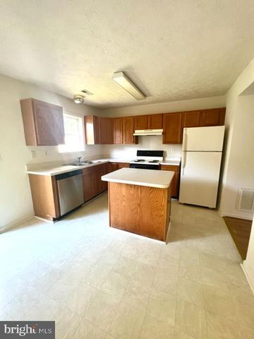 9906 WARWICK PL, Fredericksburg, VA 22408
