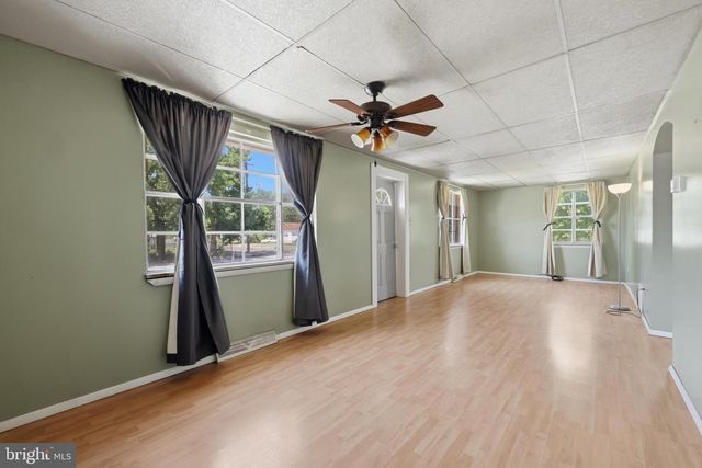809 E OAK ST E, Millville, NJ 08332