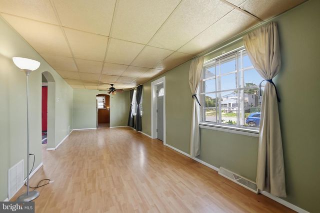 809 E OAK ST E, Millville, NJ 08332