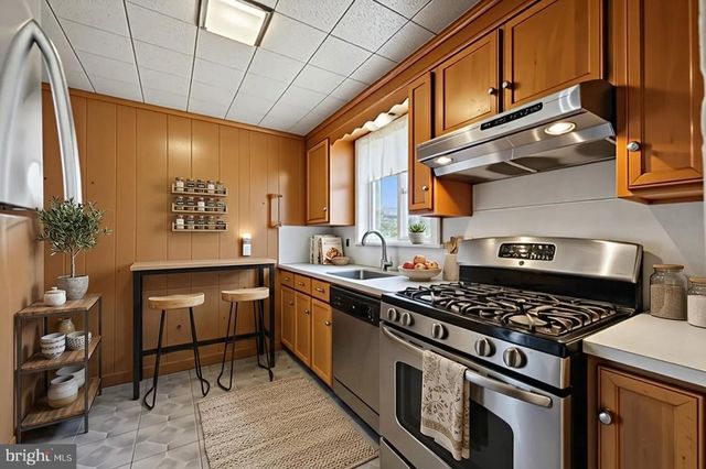 809 E OAK ST E, Millville, NJ 08332