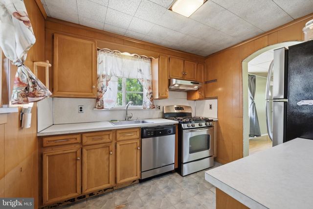 809 E OAK ST E, Millville, NJ 08332