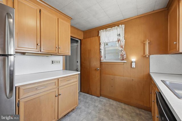 809 E OAK ST E, Millville, NJ 08332