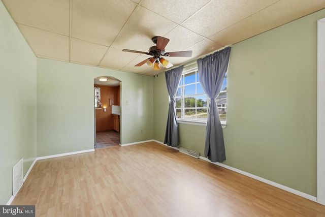 809 E OAK ST E, Millville, NJ 08332