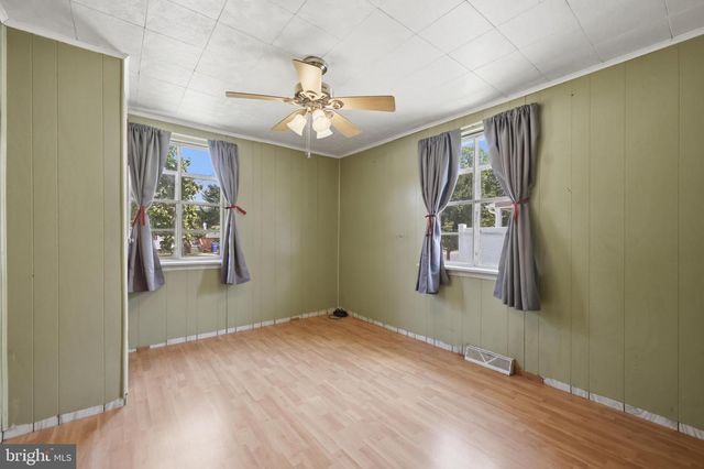 809 E OAK ST E, Millville, NJ 08332