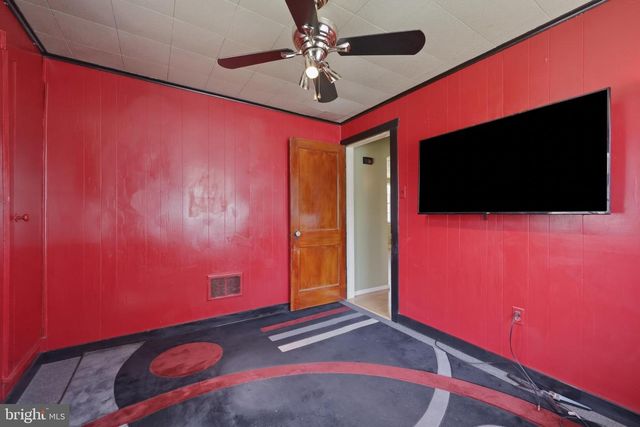 809 E OAK ST E, Millville, NJ 08332
