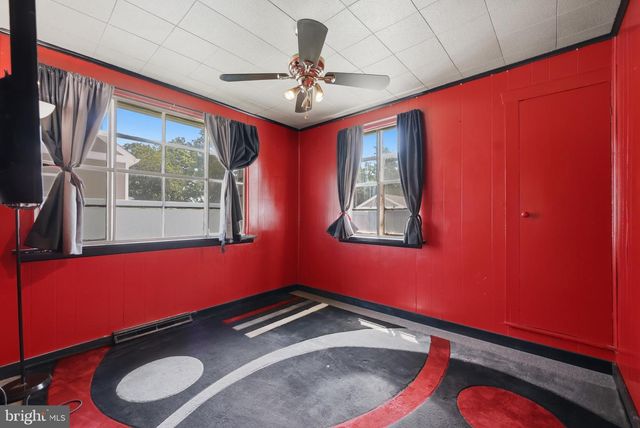 809 E OAK ST E, Millville, NJ 08332