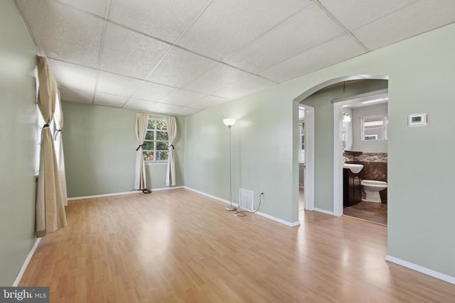 809 E OAK ST E, Millville, NJ 08332