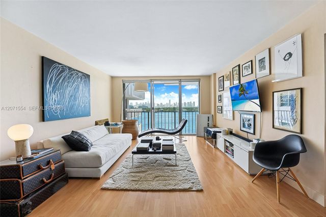 800 West Avenue 917, Miami Beach, FL 33139