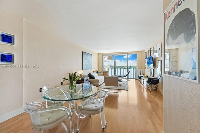 800 West Avenue 917, Miami Beach, FL 33139