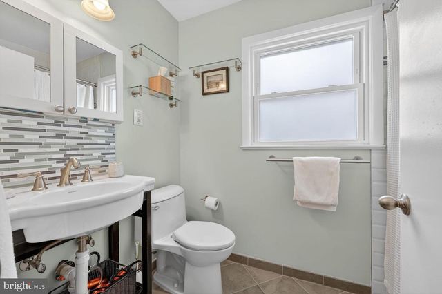 6052 6TH ST N, Arlington, VA 22203