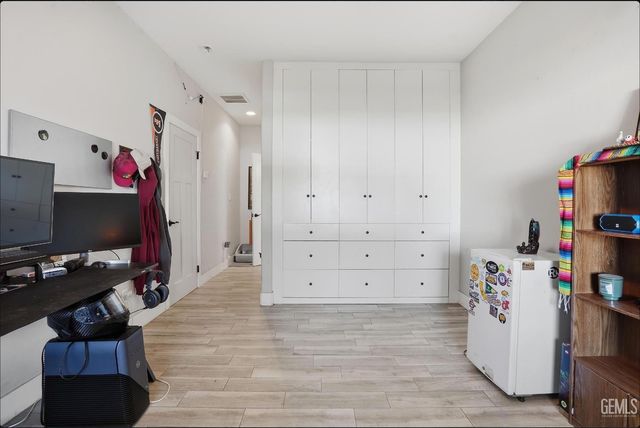 4017 Rolling Rock Avenue, Bakersfield, CA 93313