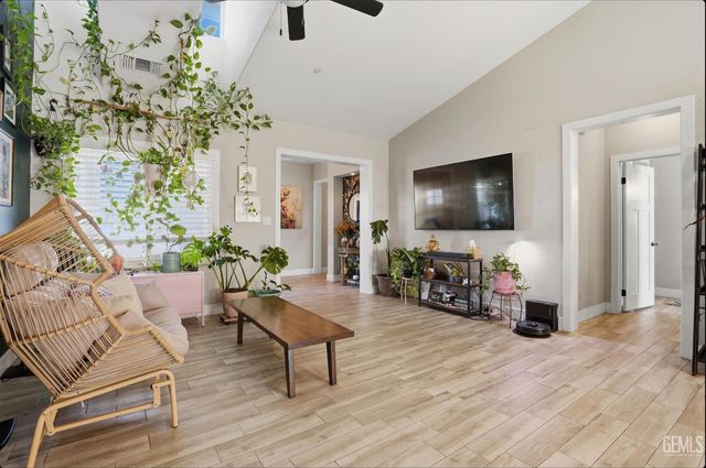 4017 Rolling Rock Avenue, Bakersfield, CA 93313