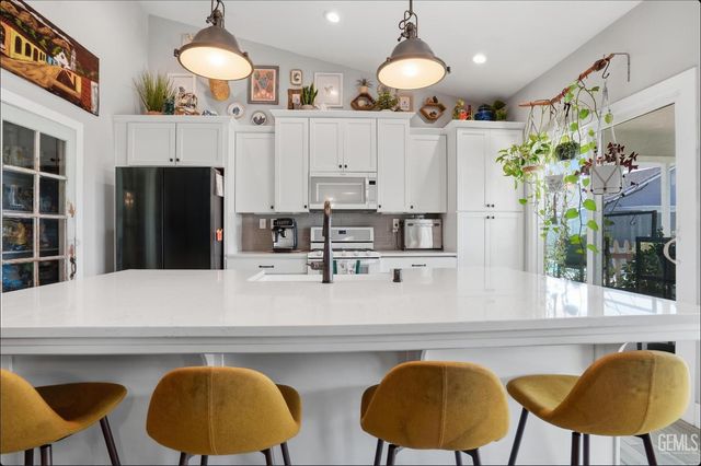 4017 Rolling Rock Avenue, Bakersfield, CA 93313