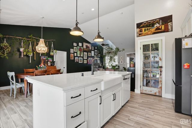 4017 Rolling Rock Avenue, Bakersfield, CA 93313