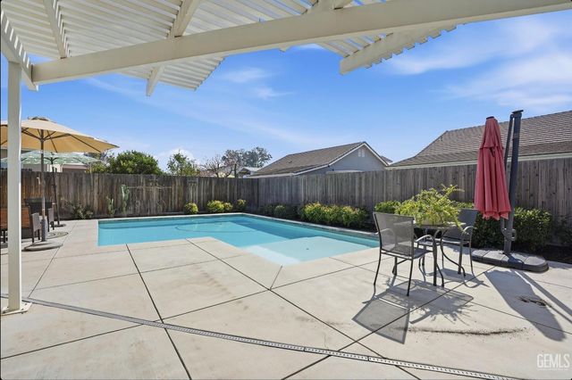 4017 Rolling Rock Avenue, Bakersfield, CA 93313