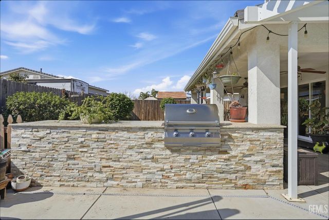 4017 Rolling Rock Avenue, Bakersfield, CA 93313