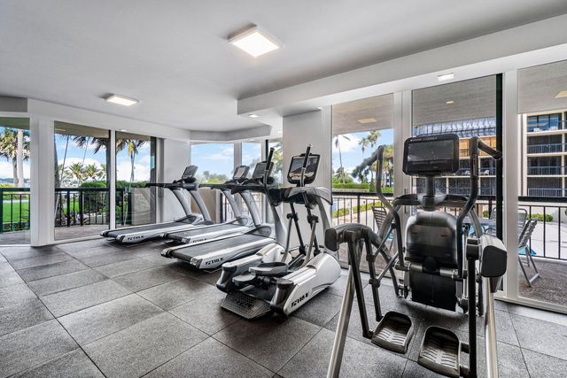3140 S Ocean Boulevard 202-n, Palm Beach, FL 33480