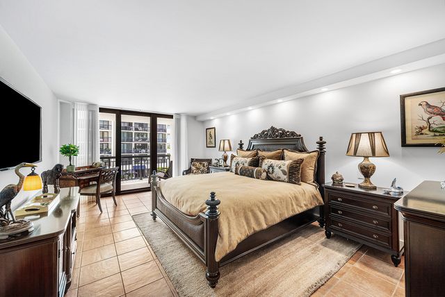3140 S Ocean Boulevard 202-n, Palm Beach, FL 33480