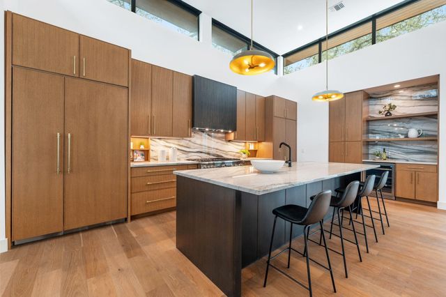 4216 Deepwoods DR, Austin, TX 78731