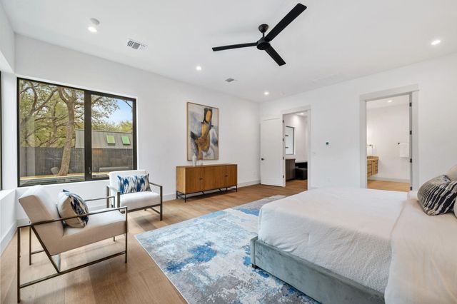 4216 Deepwoods DR, Austin, TX 78731