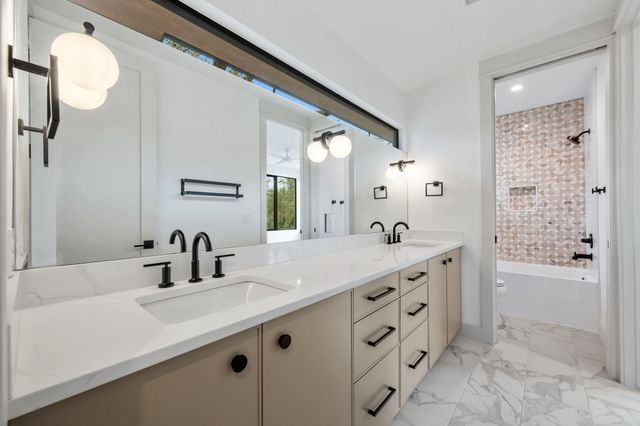 4216 Deepwoods DR, Austin, TX 78731