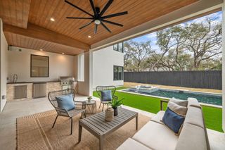 4216 Deepwoods DR, Austin, TX 78731