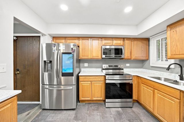 2714 Lydia Street, Waukegan, IL 60085