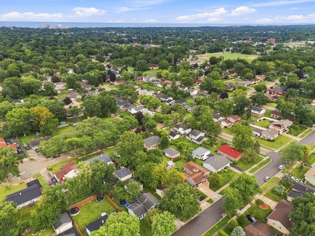 2714 Lydia Street, Waukegan, IL 60085
