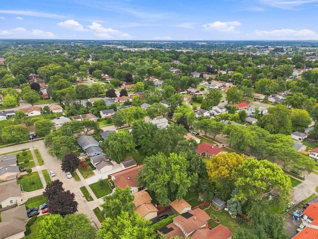 2714 Lydia Street, Waukegan, IL 60085