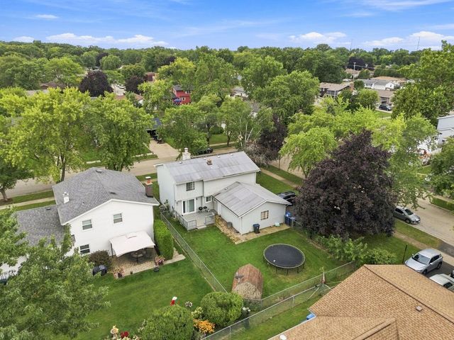 2714 Lydia Street, Waukegan, IL 60085