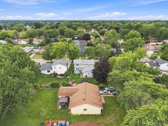 2714 Lydia Street, Waukegan, IL 60085