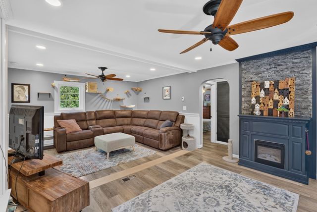 48 Anawan St, Taunton, MA 02780
