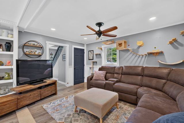 48 Anawan St, Taunton, MA 02780
