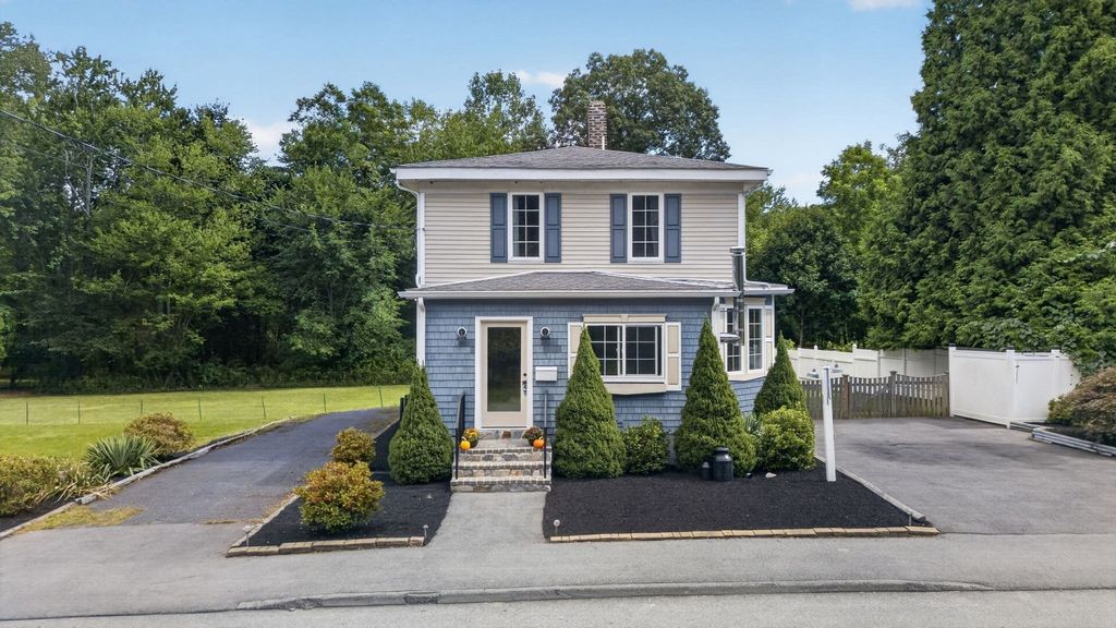 48 Anawan St, Taunton, MA 02780