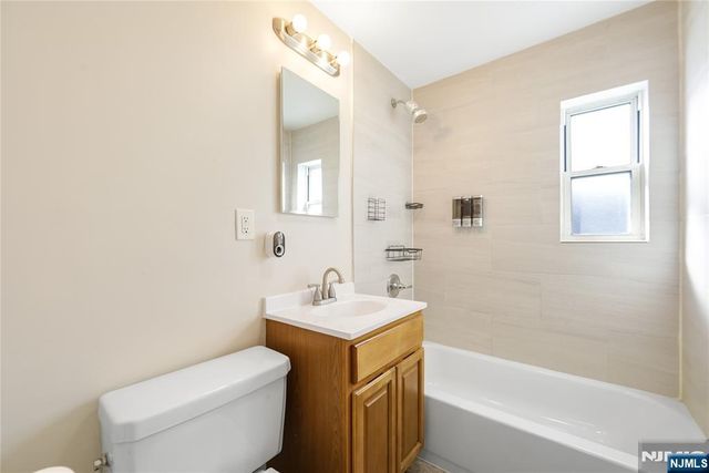 471 Crestwood Avenue 49, Hackensack, NJ 07601