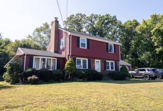 33 Spruce Drive, East Hartford, CT 06111