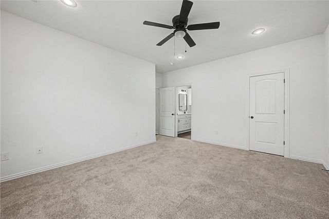 713 N Wordsworth Lane, Fayetteville, AR 72704