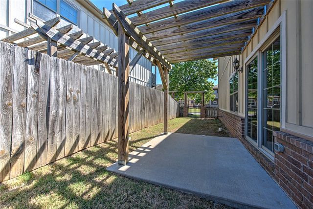 713 N Wordsworth Lane, Fayetteville, AR 72704