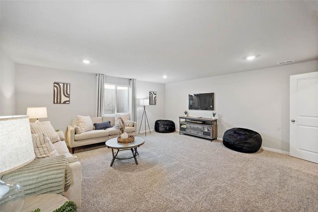 2934 Plum Drive, Norwalk, IA 50211