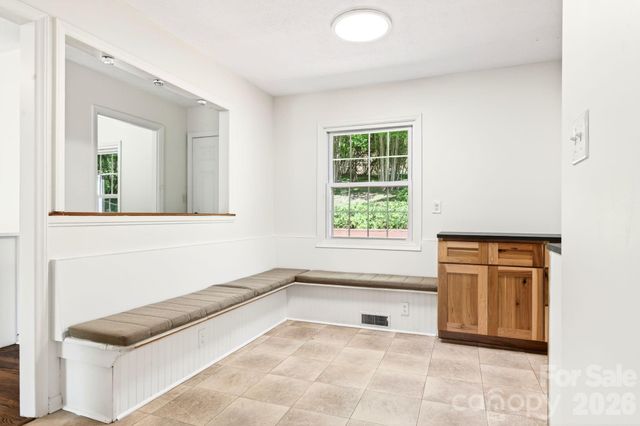 34 Wolfe Cove Road, Asheville, NC 28804