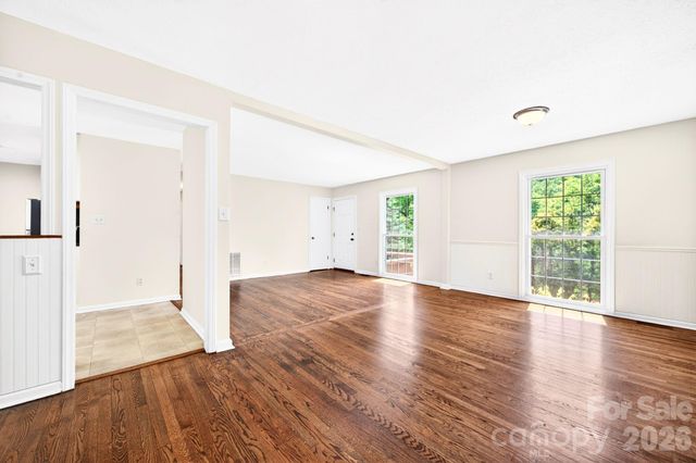 34 Wolfe Cove Road, Asheville, NC 28804